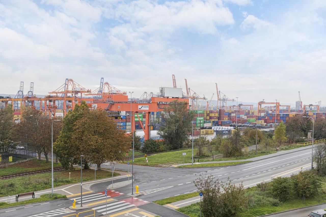 Gdynia Nasypowa Apartments With Parking By Noclegi Renters Zewnętrze zdjęcie